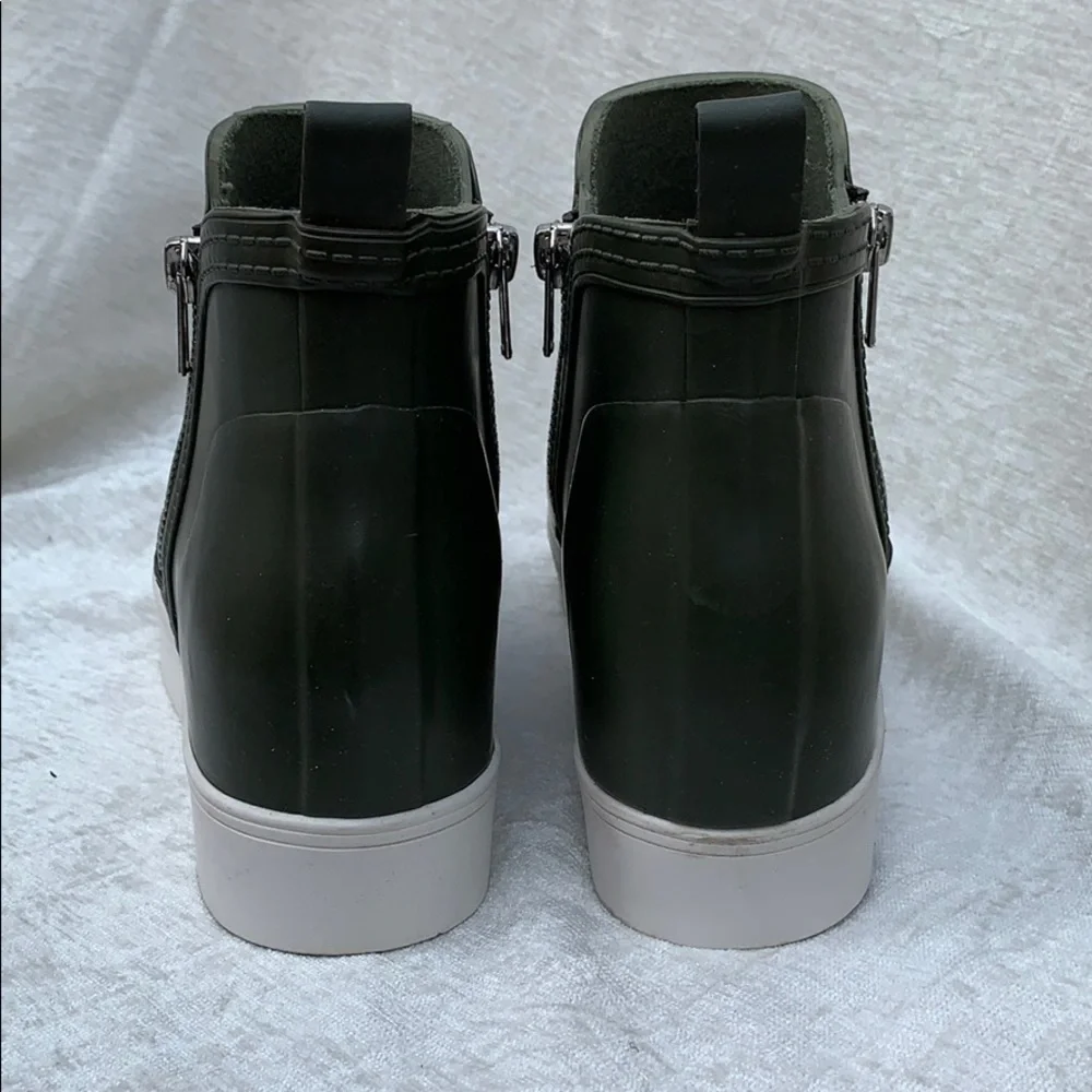 Steve Madden Rain Boots Wedgie Olive Green - Picture 4 of 7